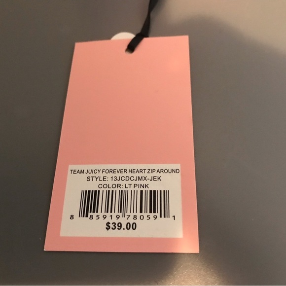 Juicy Couture Forever Heart Zip Around.Color is Light Pink. - Picture 4 of 4